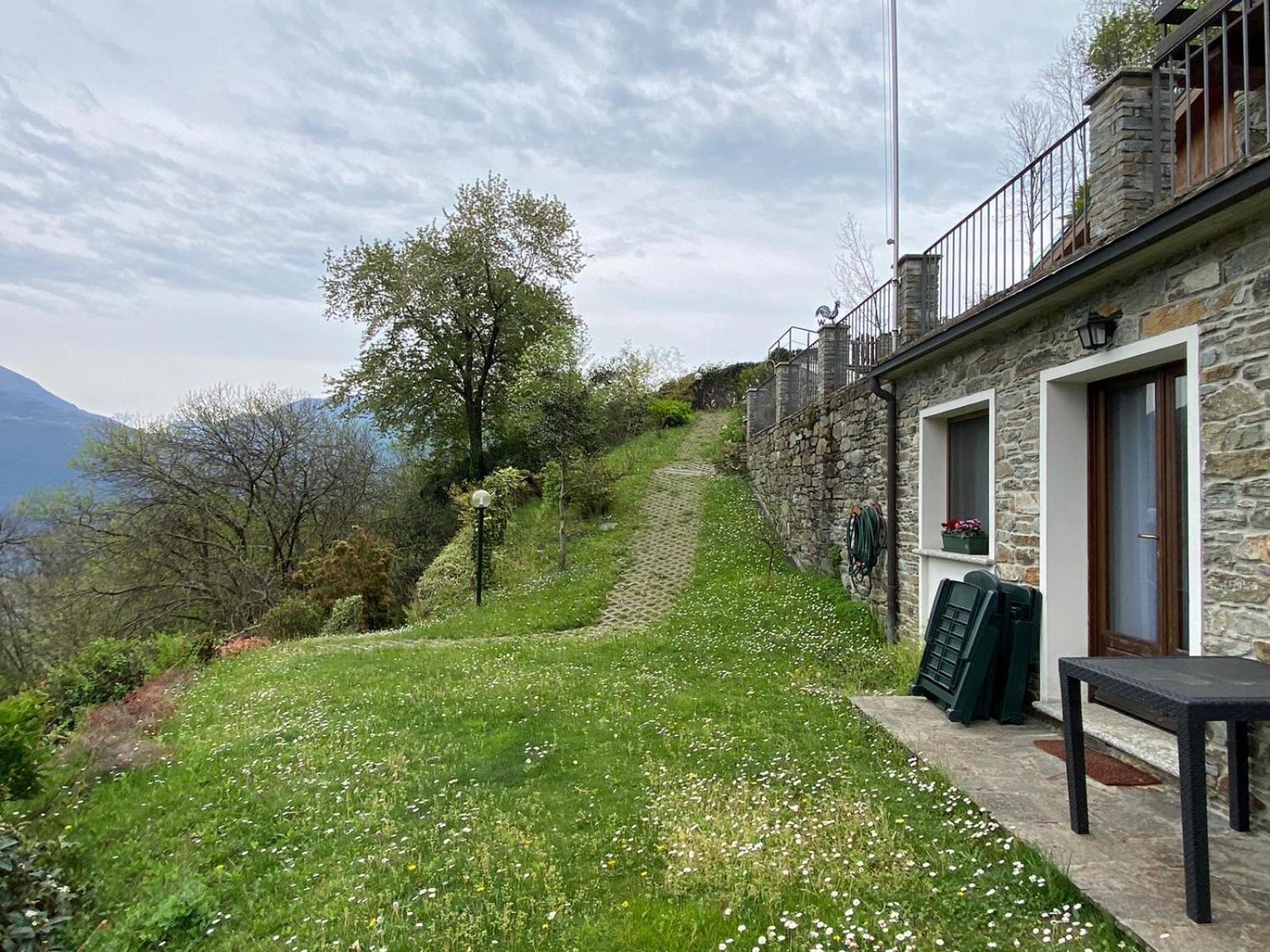 The Happy Rooster - Villa With Big Garden Pianello Del Lario エクステリア 写真